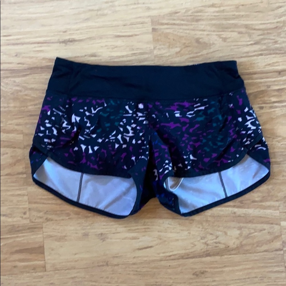 Two pair lululemon.  One a 6 and one a 4.